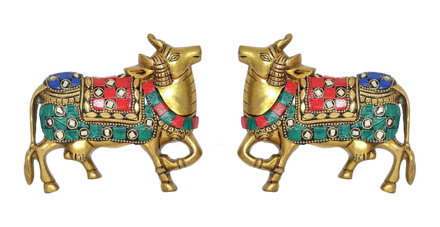 Brass Kamdhenu Cow Pair Wall Hanging Vastu Gau MATA Statues for Home Decor and Ofice Wall Decor Vastu Pooja Mandir Figurine (Height: 4 inch) Craft Detail