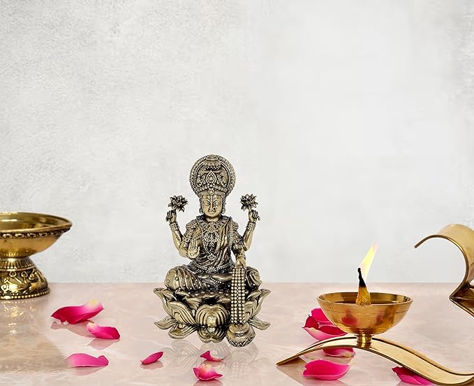 Fine Brass Lakshmi Laxmi Statue Idol Murti for Home Temple Office Mandir, (Height: 4 Inch)