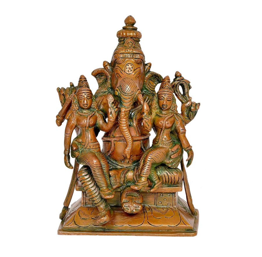 Brass Ganesha with Riddhi and Siddhi Idol - Hindu Deity Statue for Home Temple (Height : 7 inch) Craft Detail