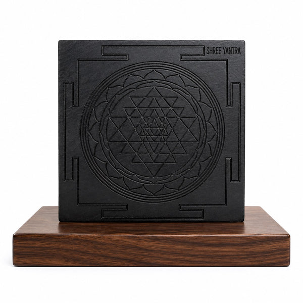 Karungali Wooden Shree Yantra Entryway Setting