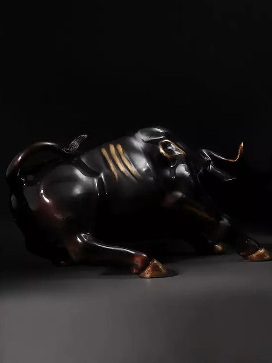 Brass New York Wall Street Bull Sculpture (Height :28 Inches) Study Setting