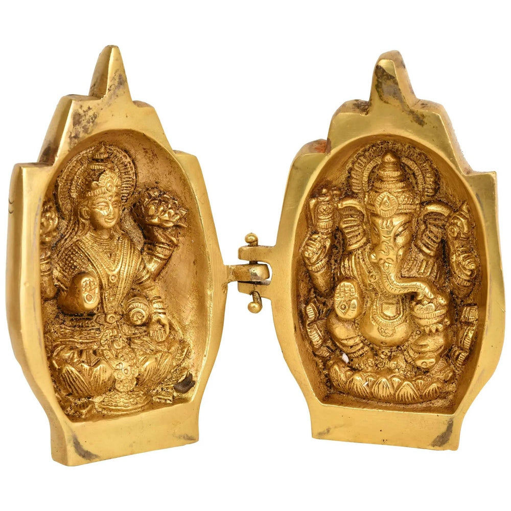 Brass Idol of Goddess Lakshmi and Lord Ganesha in a Blessing Hand 4 inches