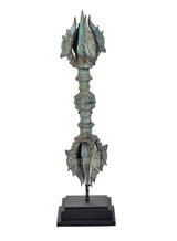 Vintage Dorje aus Bronze, acht Speichen, stehende Figur auf schwarzem Sockel