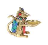 Messing-Ganesha-Maus mit geschmückter Weste und Öllampe, seitliche Ansicht
