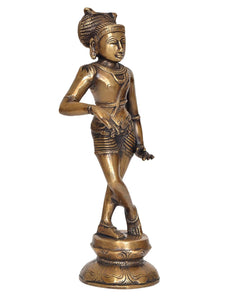 Messingfarbene Shiva-Skulptur, leicht seitliche Ansicht mit erhobener Hand, verzierter Gürtel