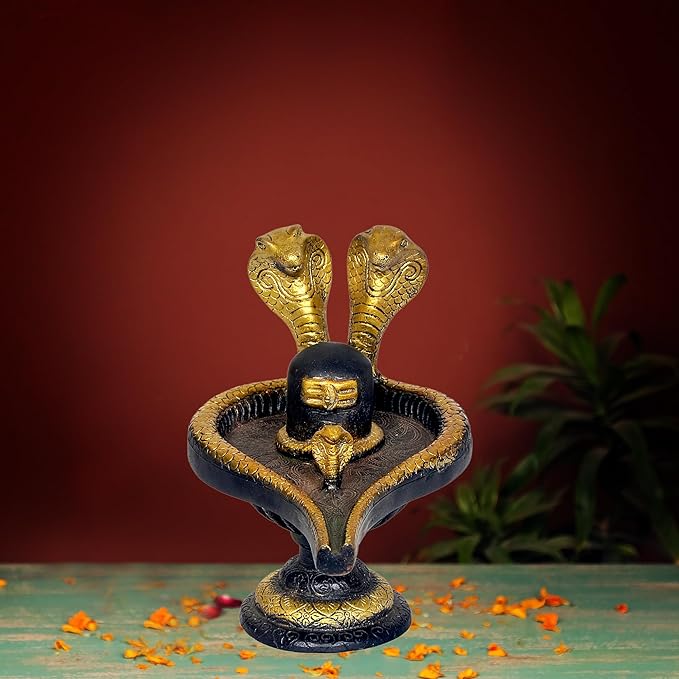 Messingfarbene Shiva-Ling-Statue mit Schlangen, 7 Zoll hoch