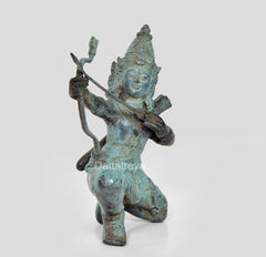 Kleine Bronzefigur Rama mit Dhanush, blaugrüne Patina, dynamische Pose auf Pferd