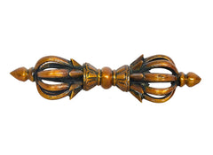 Kleines Dorje aus Messing in Draufsicht mit acht Prongs und kugeligen Endkappen