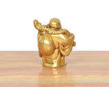 Rück-/Draufsicht-Ansicht: Goldfarbener Messing-Buddha mit Ärmel- und Gewandstruktur