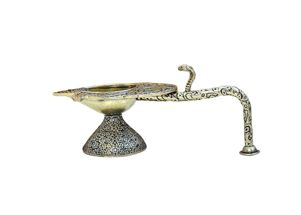 Superfine Brass Aarti Diya Oil Lamp Decorative Puja Home Temple lamp Aarti, Diwali Gifts Home (Height: 2 inch) Entryway Setting
