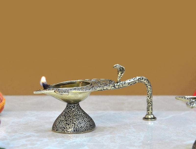 Bronze Aarti Diya Oil Lamp Decorative Puja Home Temple lamp Aarti, Diwali Gifts Home (Height: 2 inch)