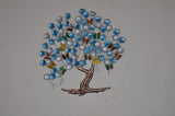 Blau-weißer Eisenbaum Wandbehang mit Schmetterlingen, grüne Blätter und Metallstamm