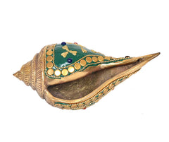 Brass shankh with embossed gold sides and green panel, beaded border