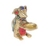 Messingfigur der Ganesha-Maus, hält die Öllampe, bunte Akzente an Weste