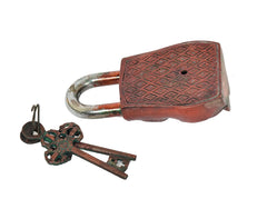 Back view of owl padlock with multicolor finish, brass shackle and key