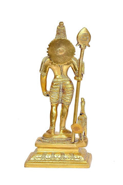 Lord Kartikeya Messingfigur mit Pfauenstab, leicht schräg von hinten, goldfarben, auf Sockel