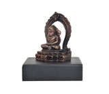 Hanuman-Idol im Dhyan-Mudra, kupferfarben, seitliche Ansicht, schwarzer Sockel