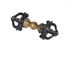 Messing-Dorje mit fünf Spitzen, goldene Verzierungen am Mittelstück