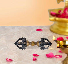 Tibetischer Messing-Dorje mit fünf Spitzen, schwarze Filigrane