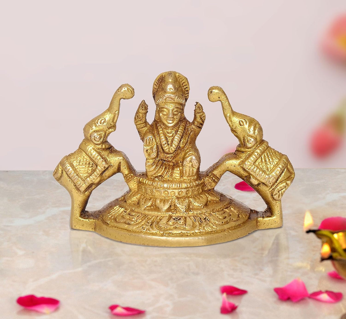 Gold-farbene Lakshmi-Statue auf rundem Sockel mit zwei Elefanten, 2,5 Zoll