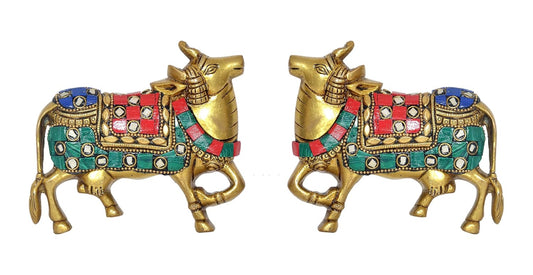 Brass Kamdhenu Cow Pair Wall Hanging Vastu Gau MATA Statues for Home Decor and Ofice Wall Decor Vastu Pooja Mandir Figurine (Height: 4 inch)