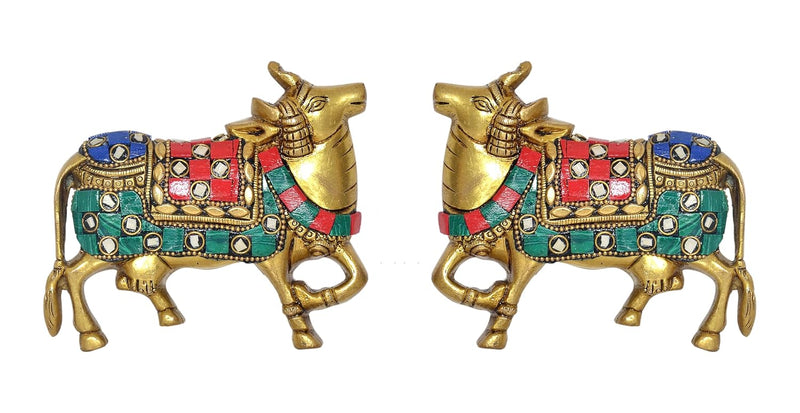 Brass Kamdhenu Cow Pair Wall Hanging Vastu Gau MATA Statues for Home Decor and Ofice Wall Decor Vastu Pooja Mandir Figurine (Height: 4 inch)