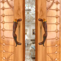 Jaguar-shaped brass door handle with curved tail and base plates, set of 2