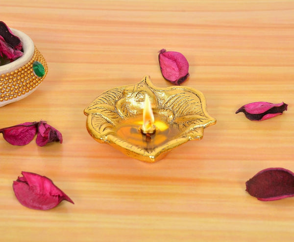 Metal Oil Diya Lamp (Height 1 Inch)(Golden)