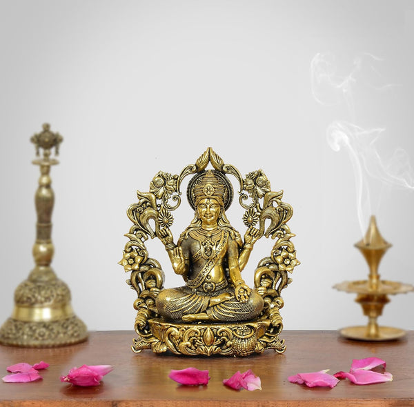 Superfine Brass Lakshmi Maa Idol with Floral Arch Golden (Height 4 Inch) Mandir Setting