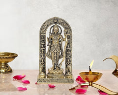 पीतल रंग की रामलला मूर्ति, सजावटी स्टैंड के साथ, 6 इंच