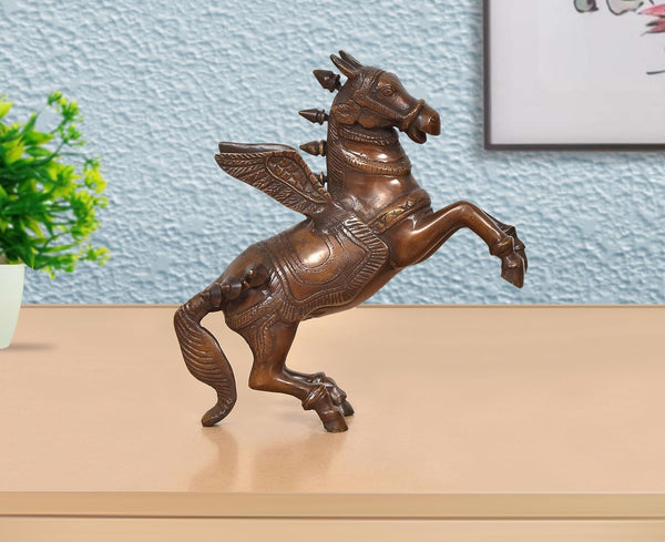Brass Flying Horse with Wings – Majestic Decorative Showpiece (Height: 9 Inch)