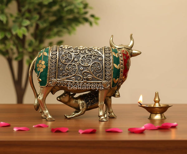 Superfine Brass Cow with Calf for Car Dashboard (Height: 5 Inch) Study Setting