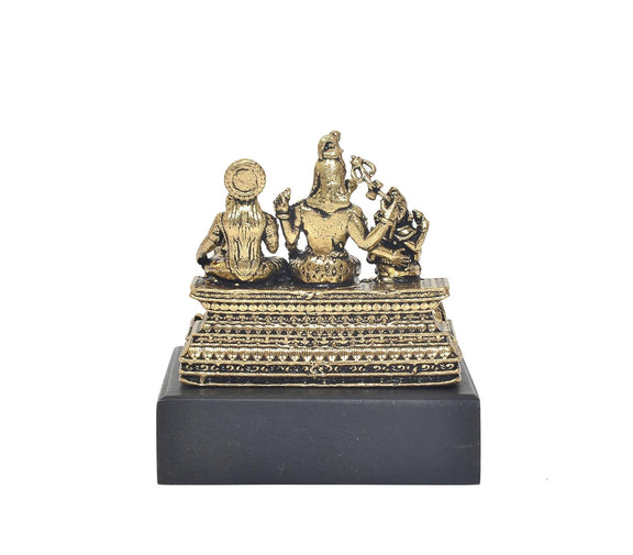 Brass Shiva Parivar murti details, Shiva holding trident with Parvati and child deity