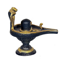 Shiva-Ling Statue mit goldenen Schlangen auf dunklem Schalen-Sockel