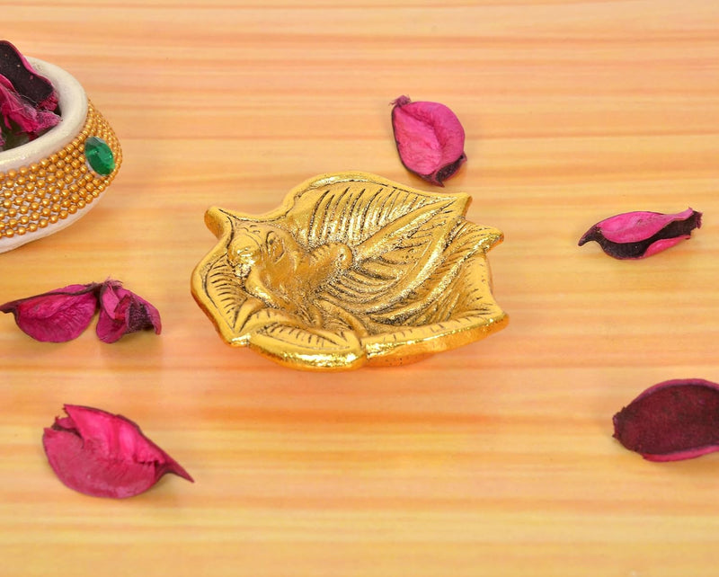 Metal Oil Diya Lamp (Height 1 Inch)(Golden)