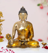 Estátua de Buda dourada sentada em meditação, segurando tigela com incenso e flor