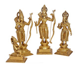 Goldene Messing Ram Darbar Figuren: vier Statuen mit Waffen, auf quadratischen Sockeln
