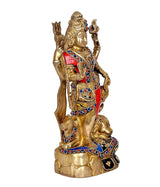 Messingstatue Ardhanarishvara mit rotem Sari, goldener Basis und blau verzierten Details