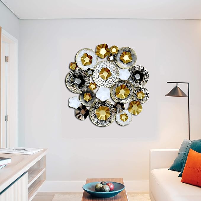 Rundes Metall-Blumen-Wanddekor mit LED-Elementen, gold/silberfarbene Muster