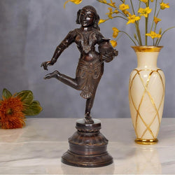 Brass Pot Lady Taking Out Thorn from Her Foot for Home Decor Office (Height :16.5 inch).