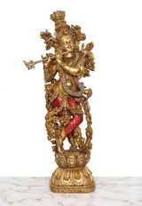 Krishna-Statue mit Krone und Flöte, goldfarbene Verzierungen, mehrfarbig