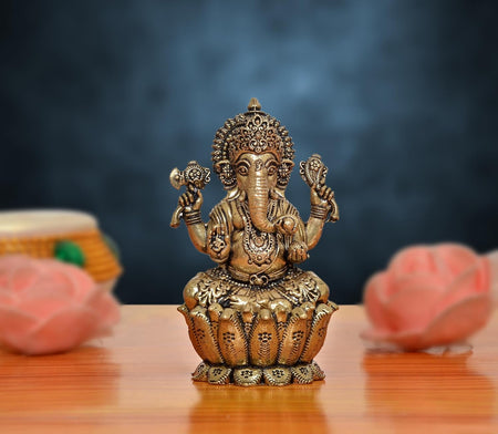 Superfine Lord Ganesha Idol (Height: 2.5 Inch)