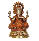 Ganesha-Skulptur aus Messing: frontal, Ohren und Krone mit Verzierungen, braun-goldener Look