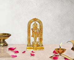 राम लल्ला ब्रास मूर्ति, सुनहरा अलंकृत सिंहासन पर, धनुषाकार आर्च के साथ