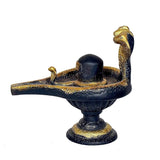 Seitliche Ansicht: Shiva-Ling Schalenstatue mit goldenen Schlangen, rundem Sockel