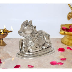 Messing Nandi-Idolfigur auf runder Basis, sitzend, detaillierte Gravur