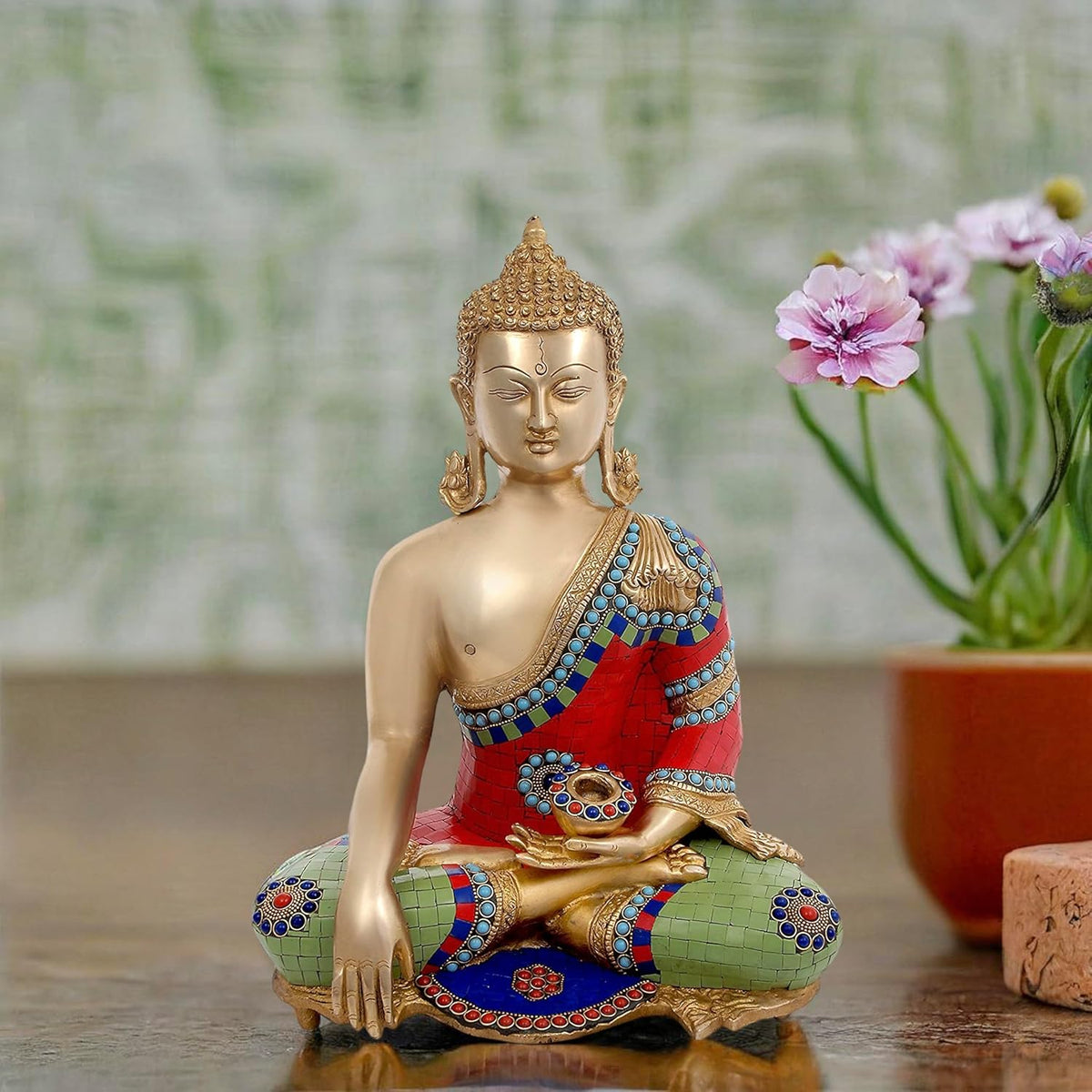 Brass Buddha-Idol im Bhumisparsha Mudra, rotes Gewand, blaue Verzierung, 16in
