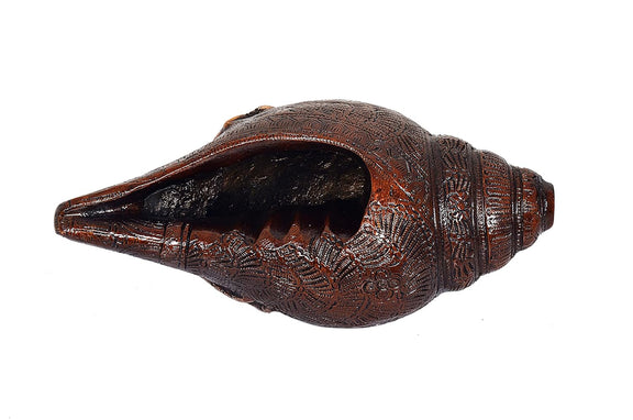 Brass shankh open mouth end with engraved deity patterns and textured finish