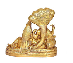 Rückansicht Messingidol Vishnu-Lakshmi auf Sockel, Drachen-/Schuppenrelief am Rückenteil