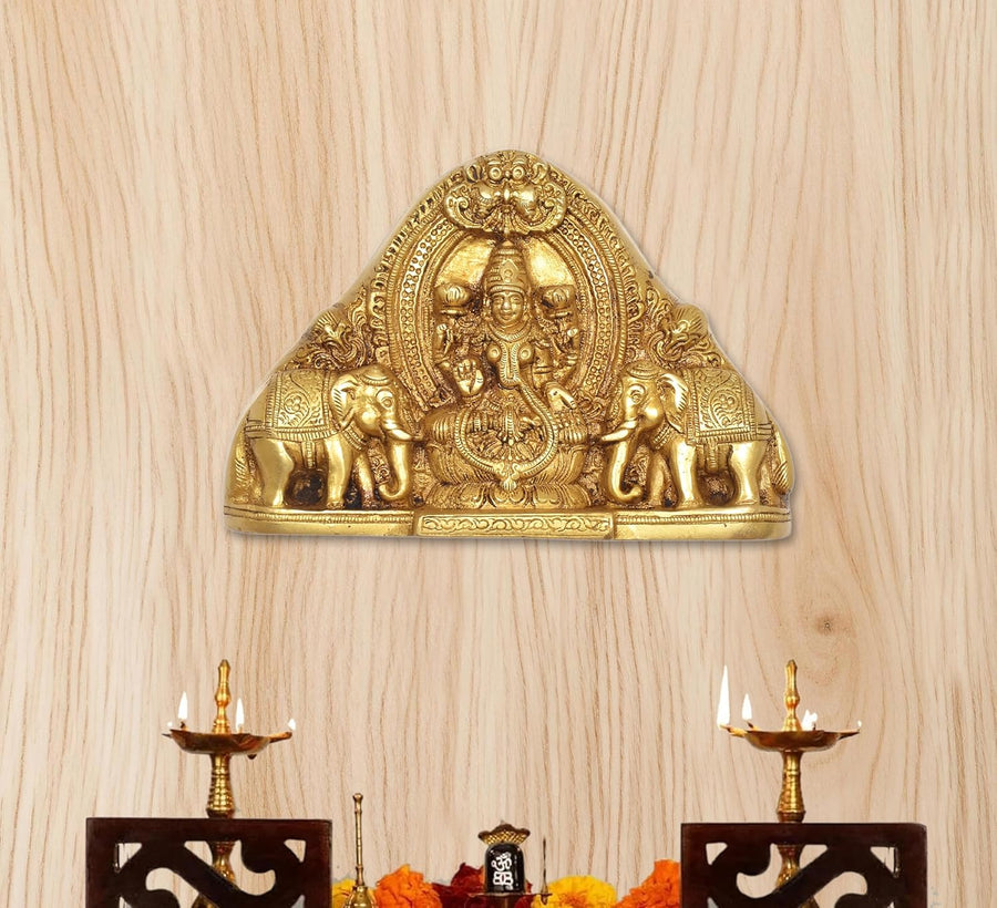 Brass Gaja Lakshmi with Elephants Idol (Height 5 Inch) Craft Detail